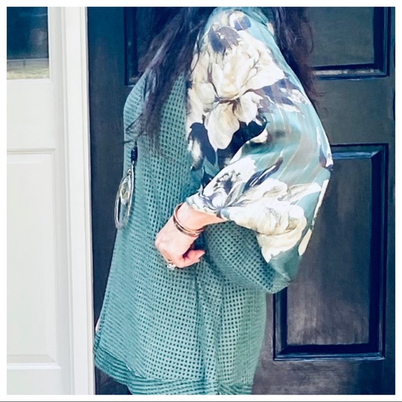 Solid waffle knit mix and matched boxy chic top - Picture 11 of 13